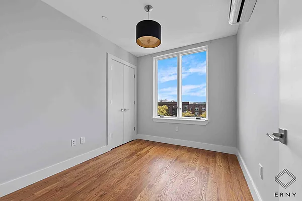 Rented by ERNY LLC | media 48