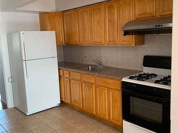 2nd image of 14-06 117th St Floor 3