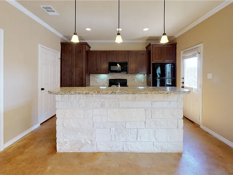 3412 Cullen Trl — Photo 4