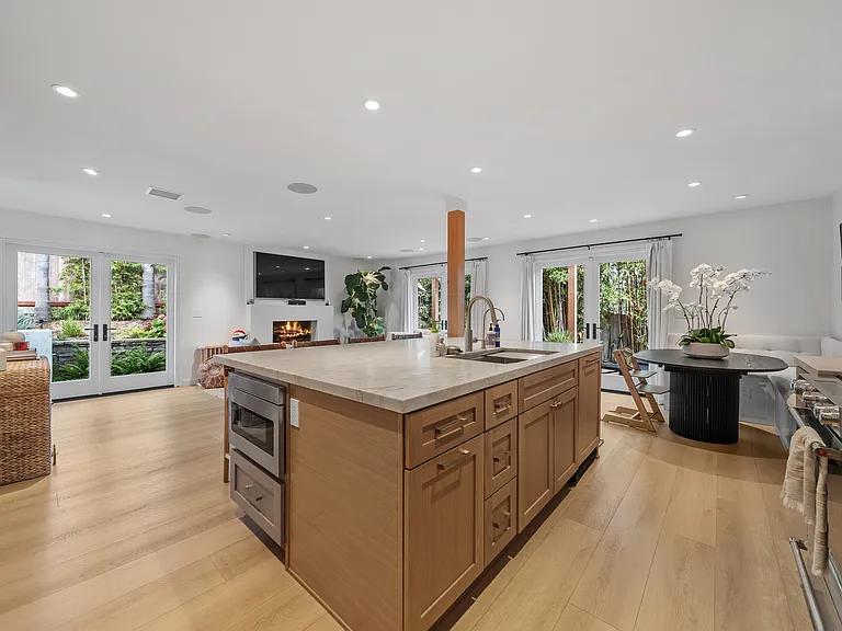 253 Calle De Madera — Photo 2