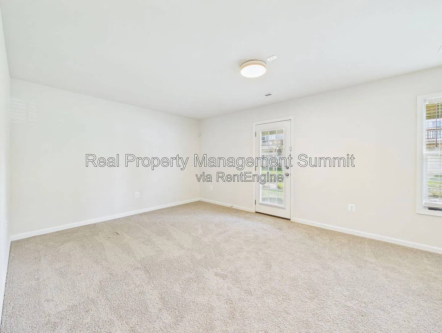 3 bed, 2.5 bath, 1940 sqft, $2,100 — Photo 4