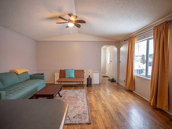 5th image of 15 W Dewberry Rd