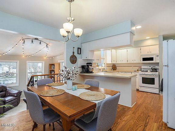 5th image of 2056 Edgewood Ave SE