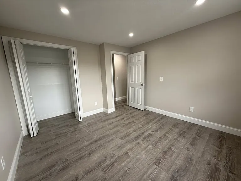 Pondsview Apartments — Photo 151