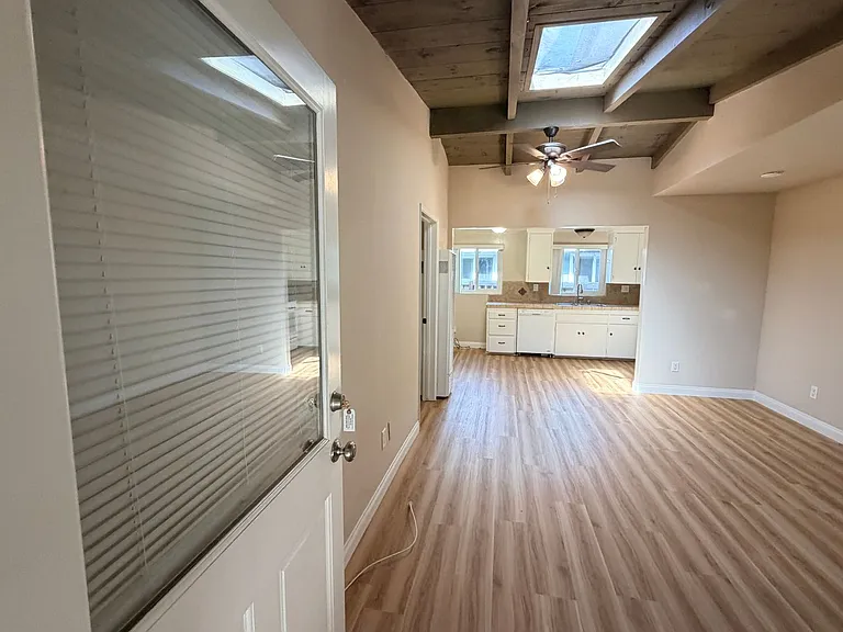 234 W Escalones — Photo 18