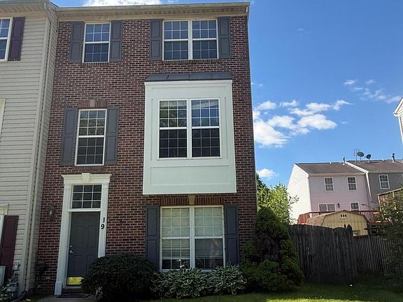 2nd image of 19 Springtide Ct