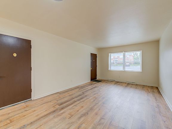 3rd image of 5830-44 Bermuda Dr #44A