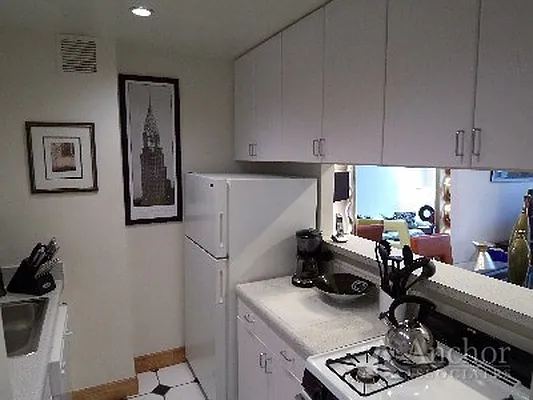 Rented by Anchor Associates | media 49