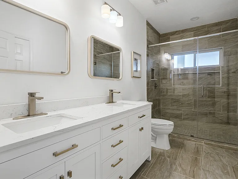 304 Milby St — Photo 14
