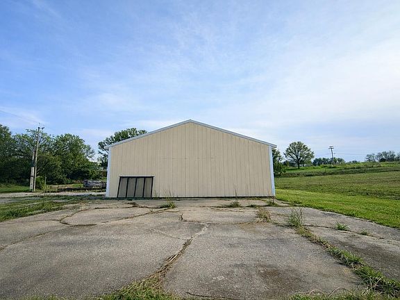 5th image of 15774 Townline Rd