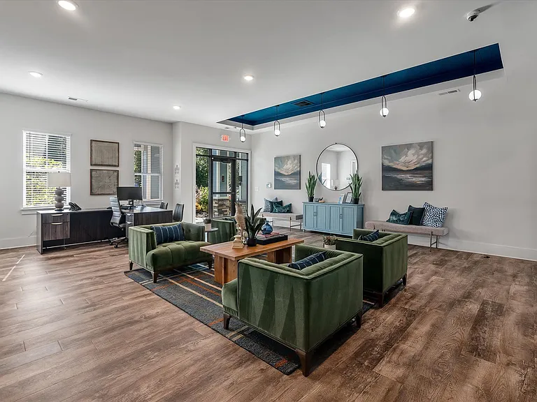 The Palms at Edgewater — Photo 48