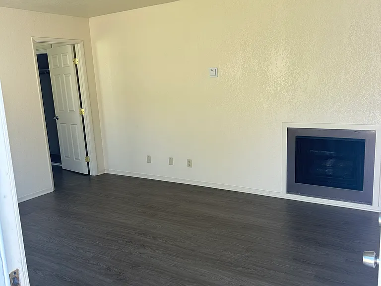 1108 Pacific Blvd #7 — Photo 1