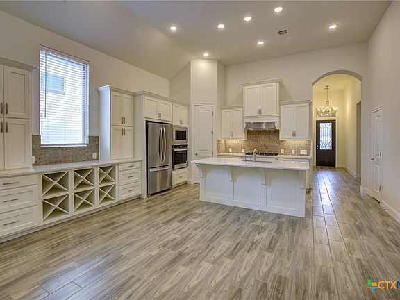 5th image of 1435 Oaklawn Dr