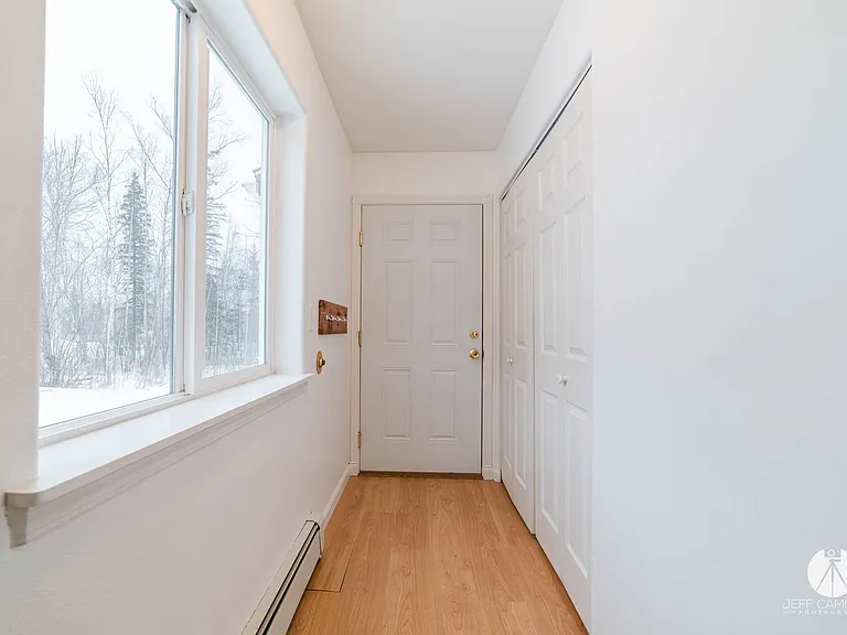 1100 W Nugget Ave — Photo 3