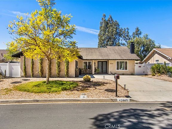 3rd image of 42665 San Julian Pl
