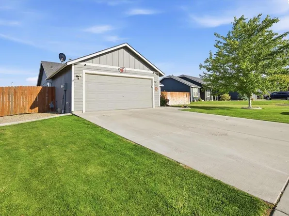5813 Robert Wayne Dr, Pasco, WA 99301