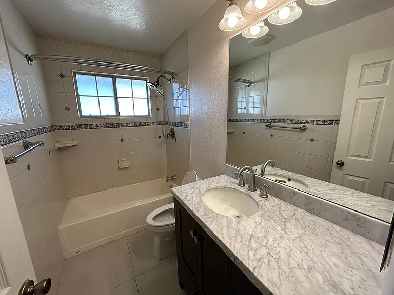 5015 N 13th Ave — Photo 10