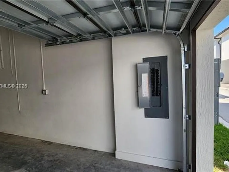 8119 NW 42nd St — Photo 30