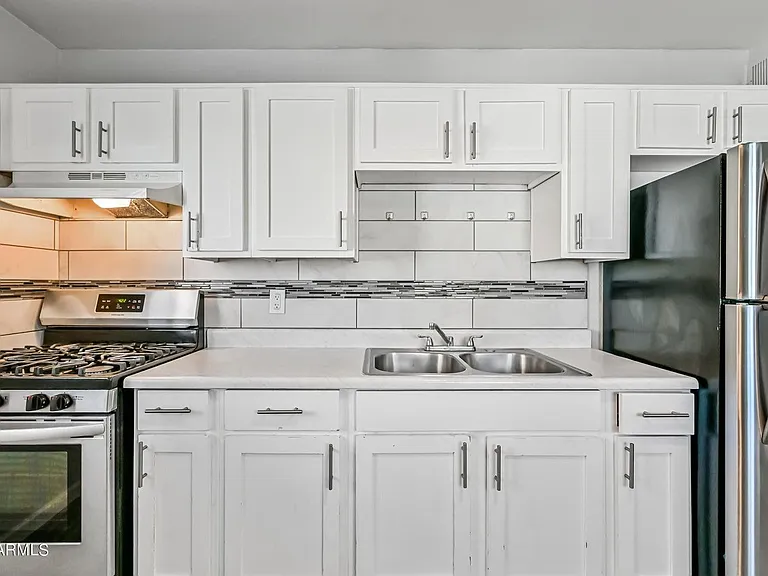 1744 W Glendale Ave #2 — Photo 8
