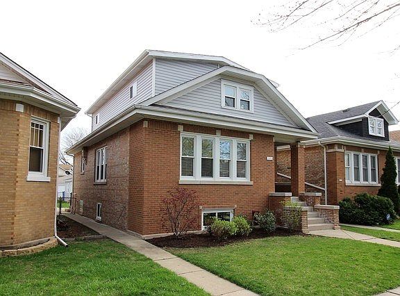 2nd image of 6145 W Cornelia Ave