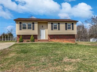 4790 Pine Hall Rd, Walkertown, NC 27051