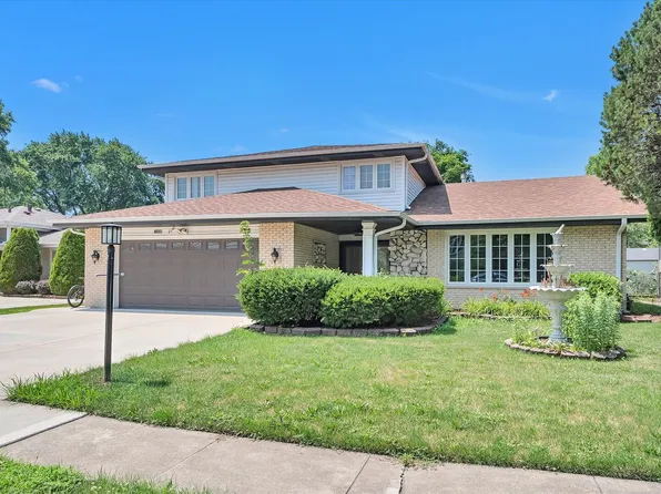 10408 S Alta Dr, Palos Hills, IL 60465