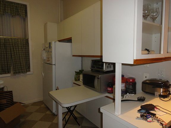 5th image of 2905 21st Ave #1