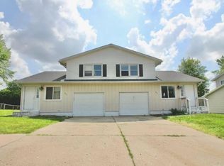 3433 Hillandale Rd #3433, Davenport, IA 52806