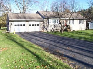 126 Paddy Ln, Macedon, NY 14502