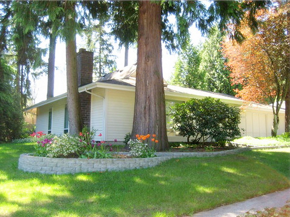 1st image of 13723 NE 81st St