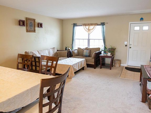 4th image of 1094 Shady Lake Dr #1094