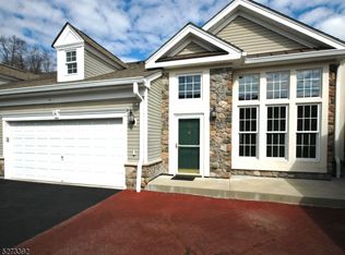 89 Quarry Dr, Little Falls, NJ 07424