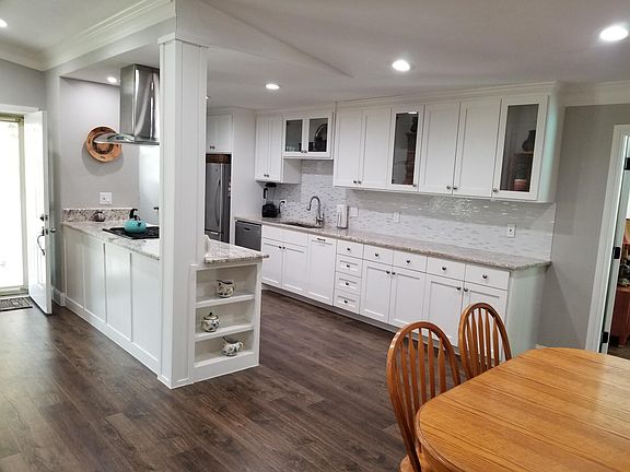 4th image of 2935 Windmill Ln