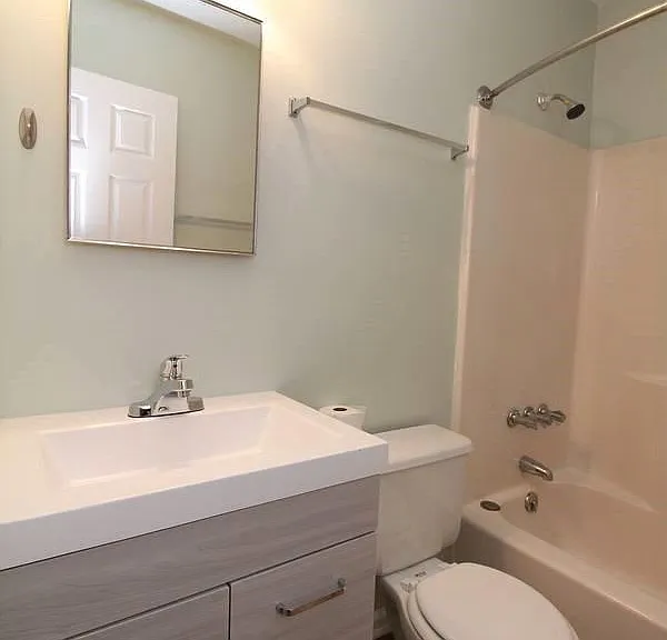 545 Moncrief Ave #B — Photo 7