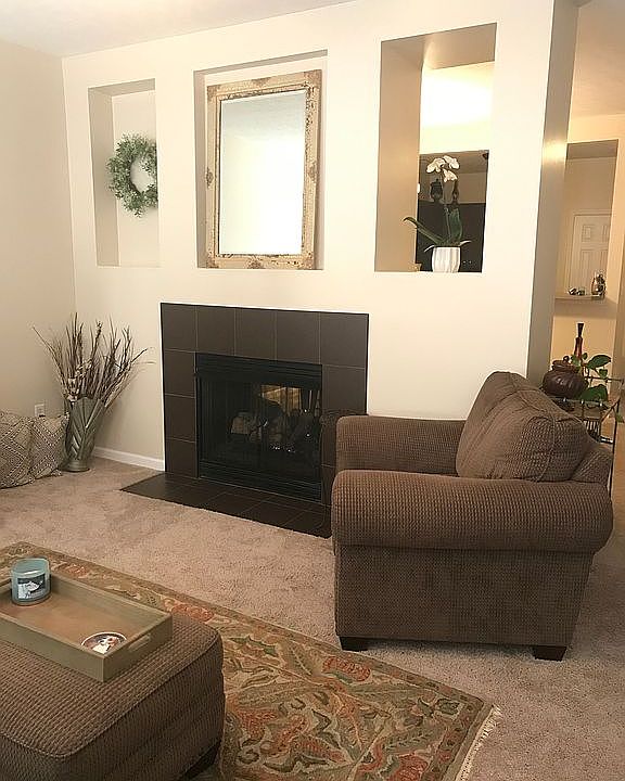 Family rm. 2-sided fireplace