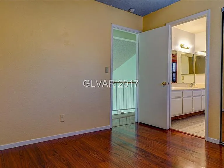 132 Almendio Ln — Photo 3