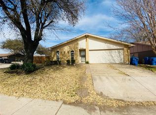 6013 Maple Ln, Rowlett, TX 75089