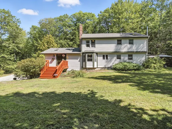7 Gore Road, Raymond, ME 04071