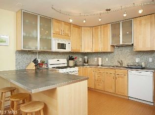 1657 Parkcrest Cir APT 201, Reston, VA