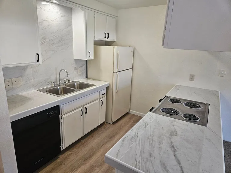 x 9721 Dale Ave — Photo 4