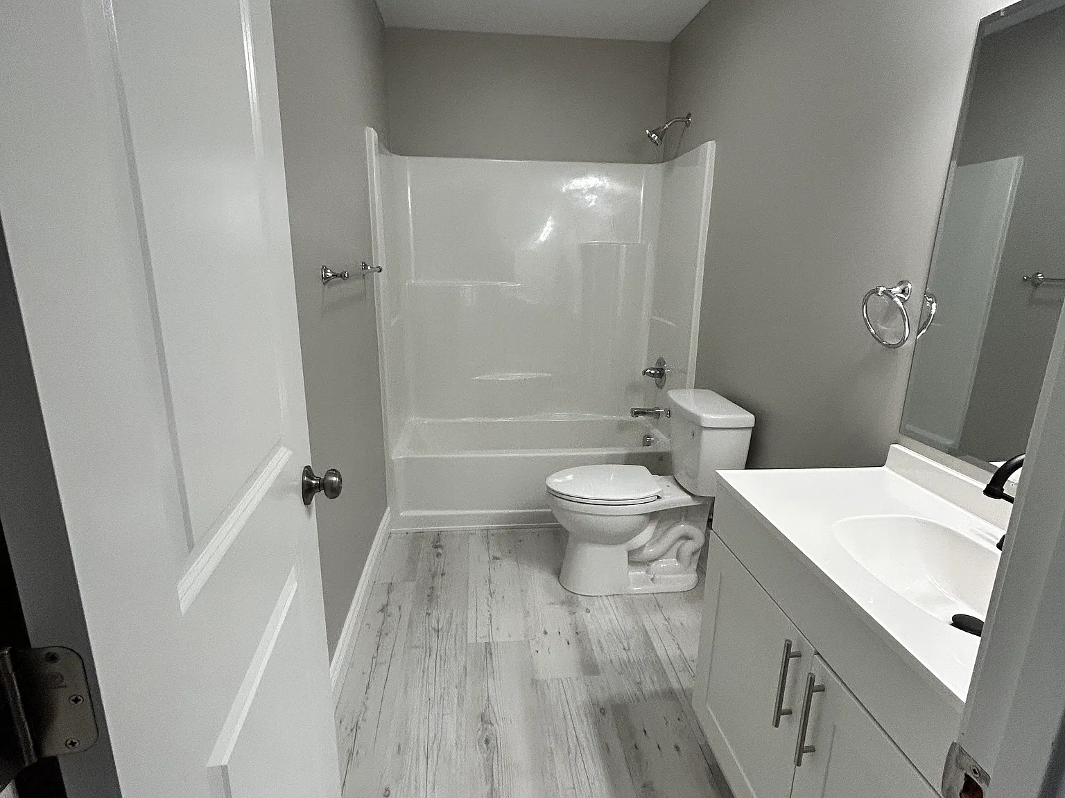 4 bed, 2.5 bath, 1500 sqft, $1,800 — Photo 2