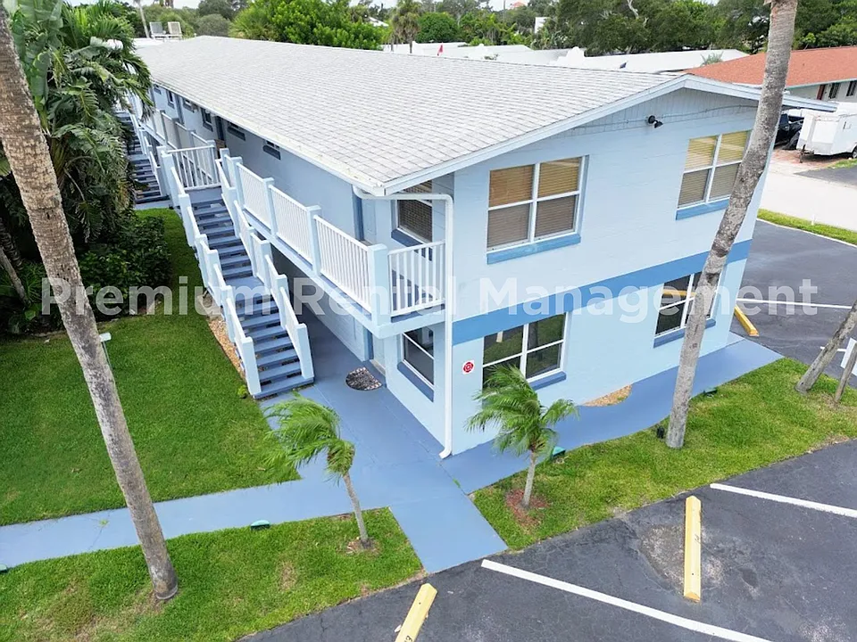7165 Ridgewood Ave #7