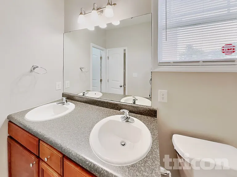 2403 King Malcolm Ln — Photo 7