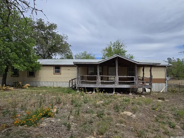 1819 Medina Circle, San Antonio, TX 78264