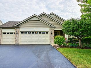 63 Bridlepath Dr, Lindenhurst, IL 60046