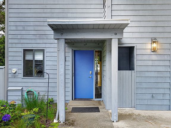 3rd image of 4175 N Highway 101 APT L1