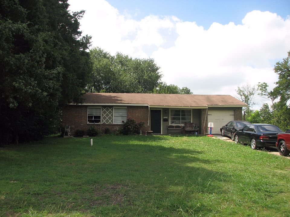 1st image of 806 Briarwood Cir