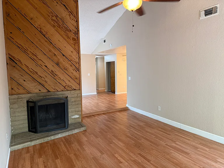 6893 Folsom Oaks Ct — Photo 11