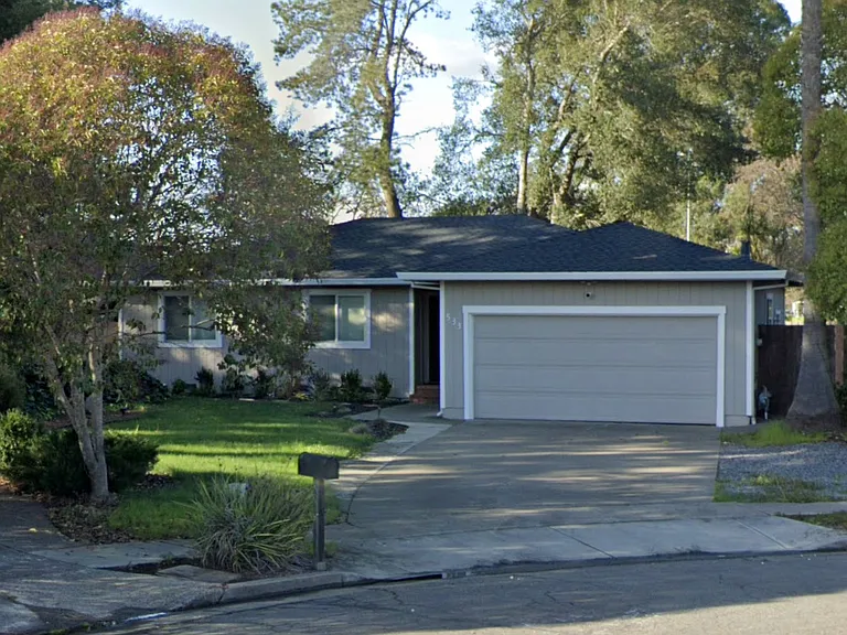 533 Living Oak Ct — Photo 1