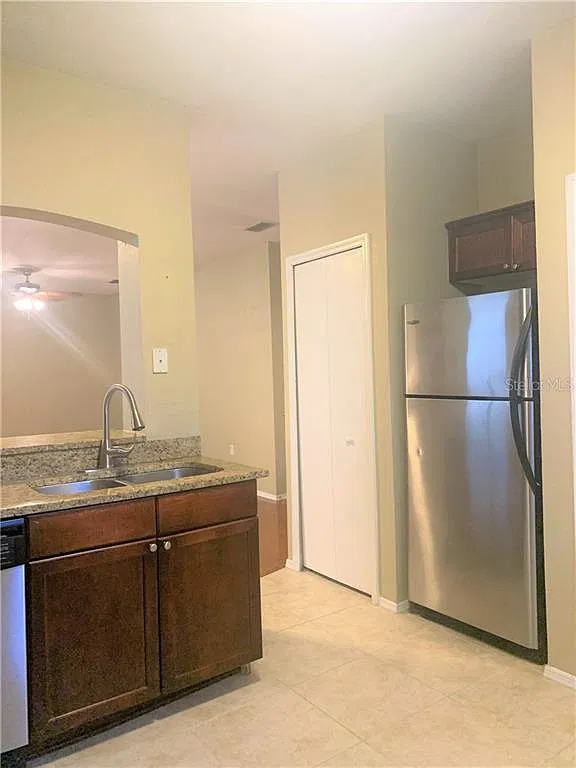 1 bed, 837 sqft, $1,575 — Photo 3
